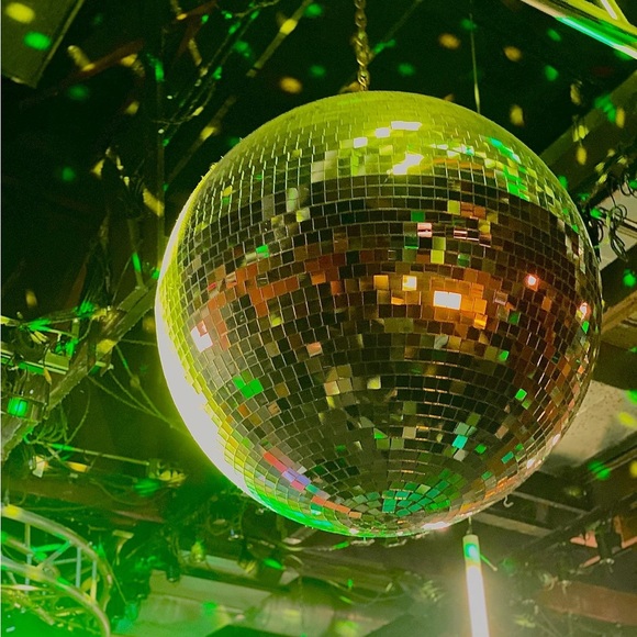 Meet your Posher, Annie! - Picture 2 of 6